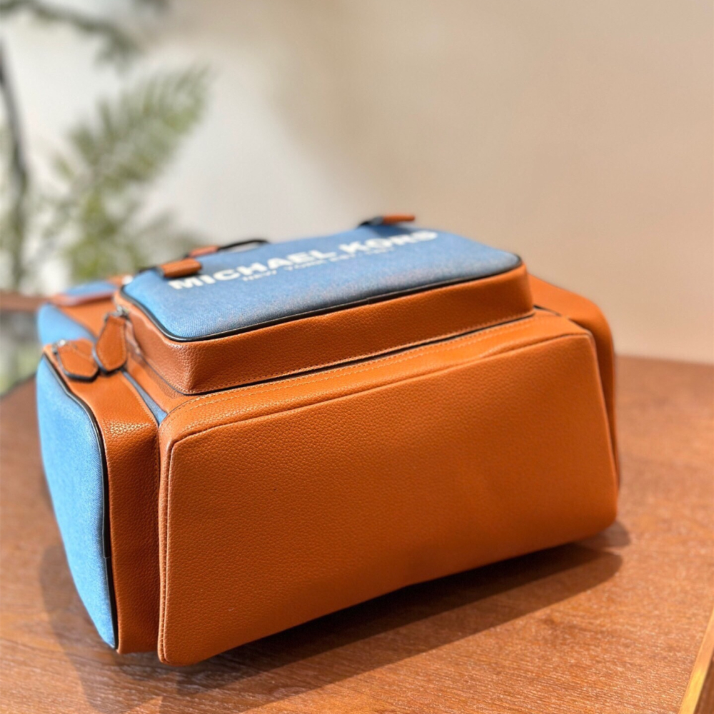 Michael Kors雙肩包 Cooper男生雙肩後背包 大容量旅行包 翻蓋抽繩包 多隔層筆電背包 真皮包包 時尚通勤-細節圖9