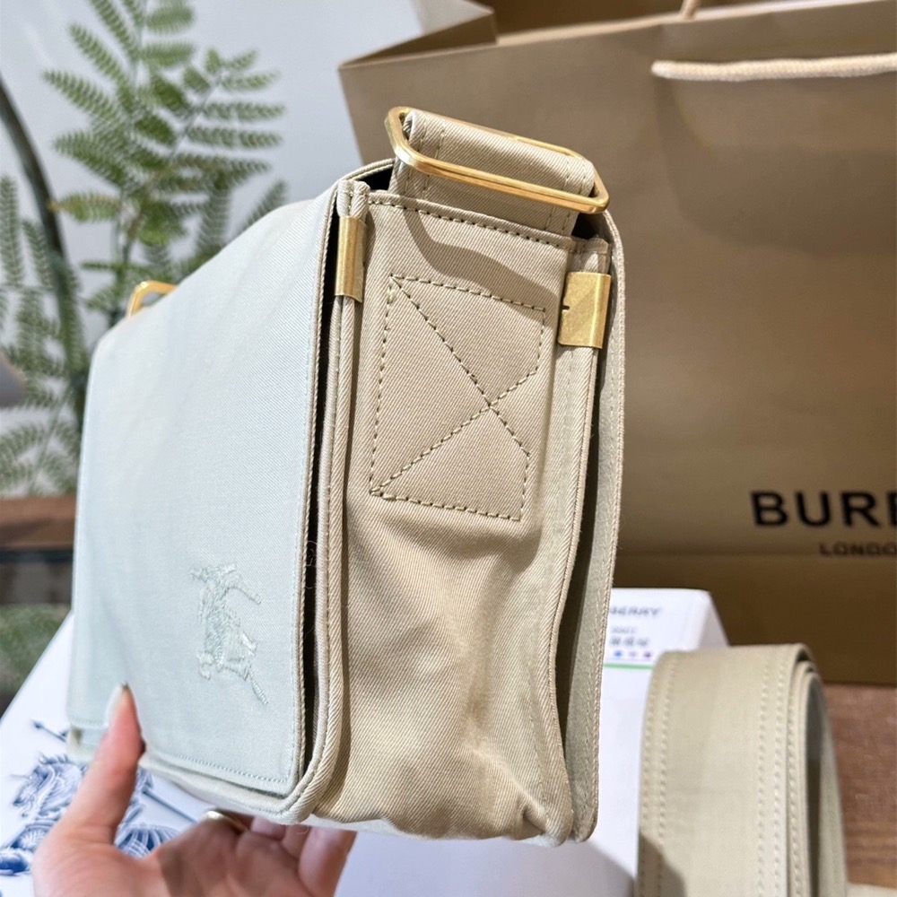 BURBERRY戰馬包包 男女通用斜背包 帆布包 翻蓋包 單肩包 側背包 通勤百搭休閒包 旅行包 小背包 小方包 相機包-細節圖7