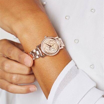 代購Michael Kors手錶 MK手錶 玫瑰金色鋼鏈錶 三針時尚女錶 小直徑女生腕錶MK3892 花朵鑲鑽女生腕錶-細節圖3