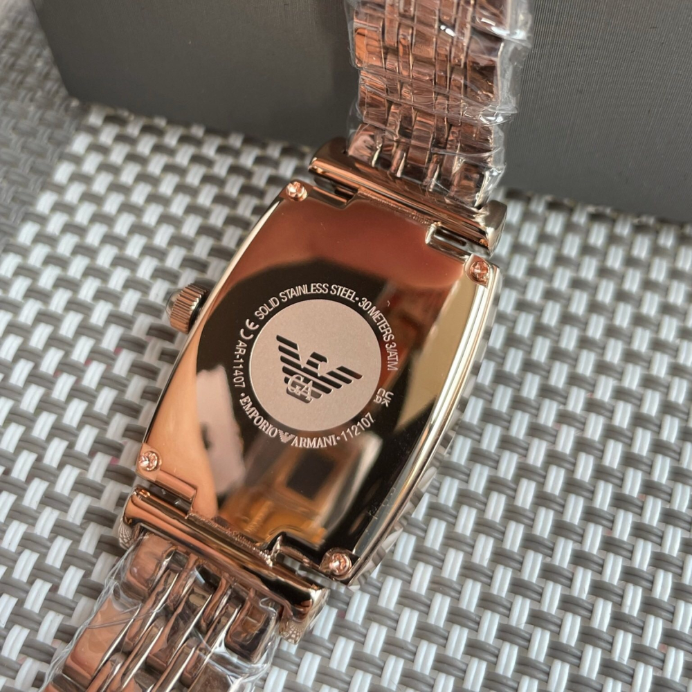 代購Armani手錶女生 阿瑪尼手錶 方形玫瑰金色鋼鏈錶 鑲鑽時尚防水女生腕錶 小直徑氣質精緻百搭女錶AR11407-細節圖8