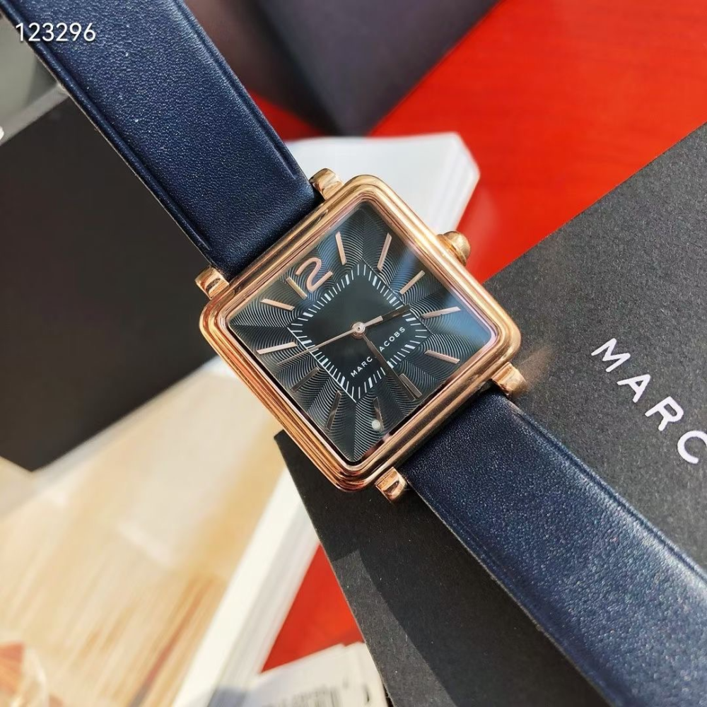 代購Marc Jacobs手錶 MK手錶女生 馬克手錶 方形皮帶錶 時尚潮流簡約石英錶MJ1437 女生腕錶-細節圖9