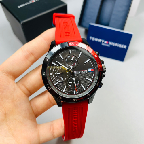 Tommy Hilfiger手錶 湯米手錶男生 三眼計時紅色橡膠錶帶石英錶 歐美時尚潮流男錶 休閒運動腕錶男
