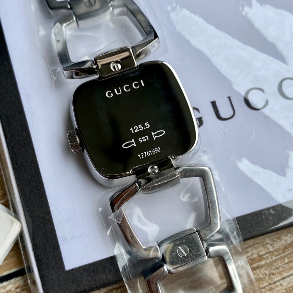 女生手錶 Gucci手錶 古馳手錶 方形手錶 經典G字錶盤 鏤空手鐲手錶 手鏈款女錶 時尚奢華石英錶YA125409-細節圖11