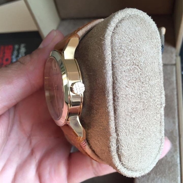 BURBERRY手錶 戰馬女錶 經典格紋皮帶休閒石英錶 休閒皮帶錶 金面簡約時尚百搭女生腕錶 精品手錶 BU9133-細節圖9