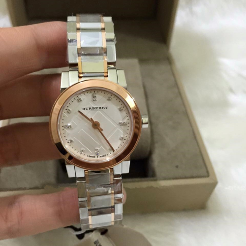 BURBERRY手錶 戰馬手錶 女生手錶 玫瑰金間不鏽鋼鏈鑲鑽石英錶 歐美時尚百搭女錶 BU9214 女生腕錶 精品錶