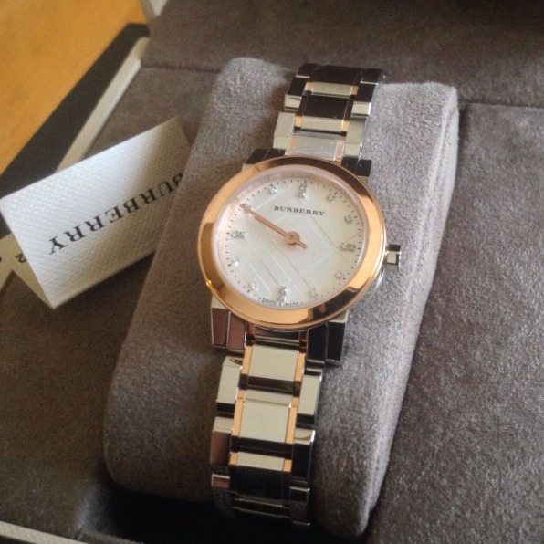 BURBERRY手錶 戰馬手錶 女生手錶 玫瑰金間不鏽鋼鏈鑲鑽石英錶 歐美時尚百搭女錶 BU9214 女生腕錶 精品錶-細節圖6