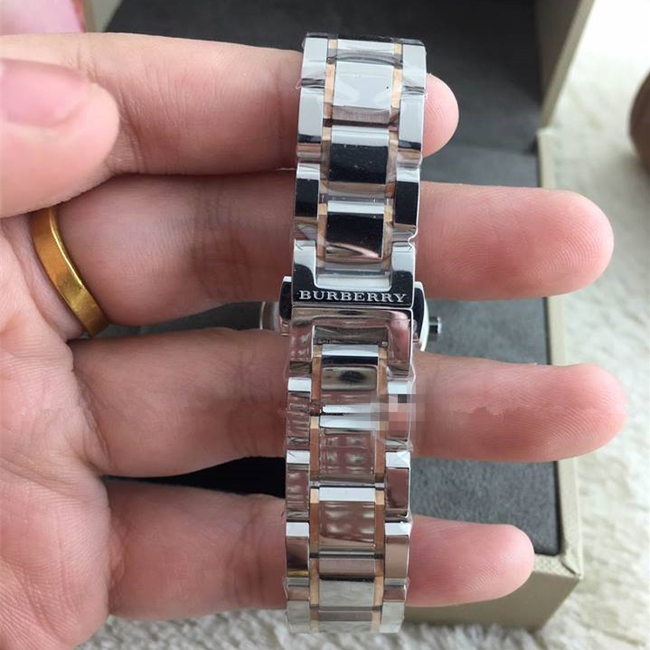 BURBERRY手錶 戰馬手錶 女生手錶 玫瑰金間不鏽鋼鏈鑲鑽石英錶 歐美時尚百搭女錶 BU9214 女生腕錶 精品錶-細節圖10