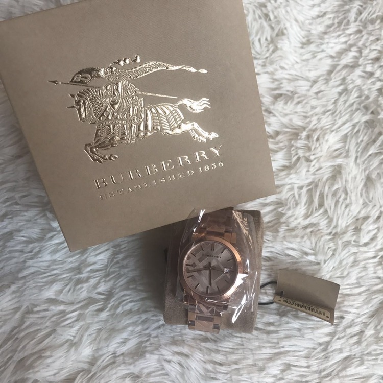 女生手錶 Burberry 手錶 戰馬手錶 玫瑰金色日曆奢華女生石英錶 潮流時尚女錶BU9146 玫瑰金色鋼帶錶-細節圖9