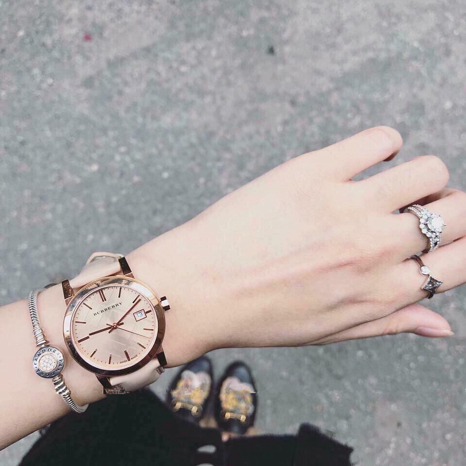 Burberry手錶 戰馬手錶 經典英倫風情侶對錶 杏色皮帶時尚潮流石英錶 女生手錶 休閒腕錶BU9014-細節圖6