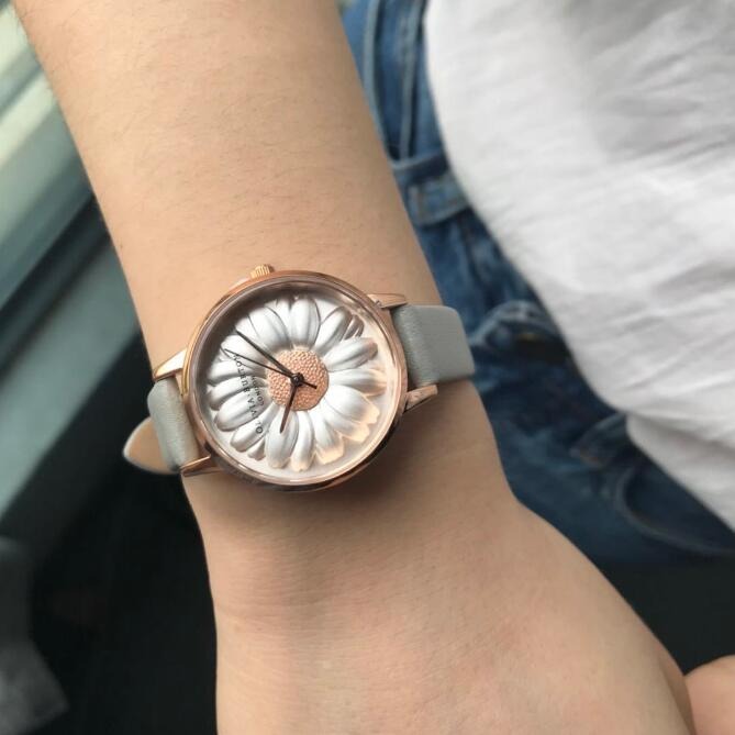 Olivia Burton手錶 女生腕錶 英國品牌OB手錶 小雏菊圓形皮帶石英錶 花朵設計個色時尚潮流女錶 精品錶-細節圖11