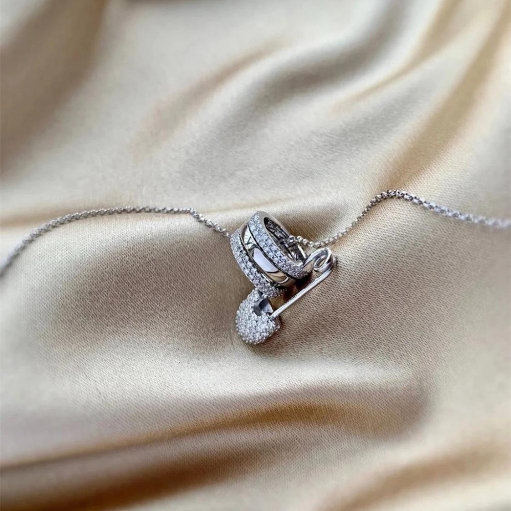 APM MONACO項鏈 時尚個性別針項鏈 925純銀飾品 純銀項鏈 鑲鑽鎖骨鏈 可調節頸鏈 毛衣鏈 輕奢小眾設計項墜-細節圖6