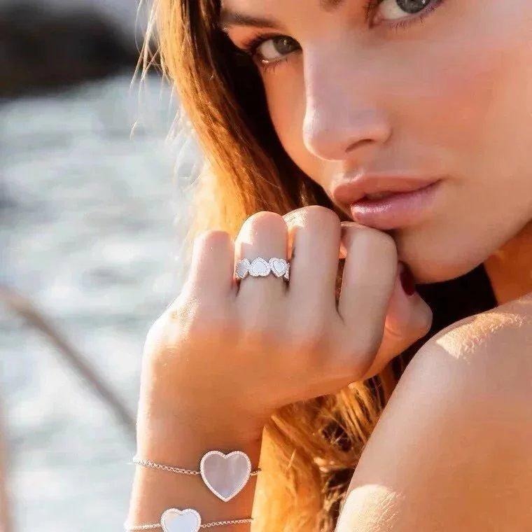 APM MONACO戒指 白貝母愛心戒指 A家飾品 925純銀戒指 中指環 食指環女 時尚設計感戒指-細節圖3