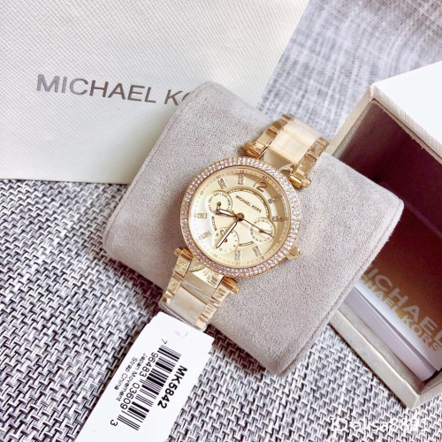 Michael Kors手錶女生手錶 鑲鑽石英錶 三眼計時手錶女 商務休閒通勤女錶 MK5842米色間膠錶帶石英錶小直徑
