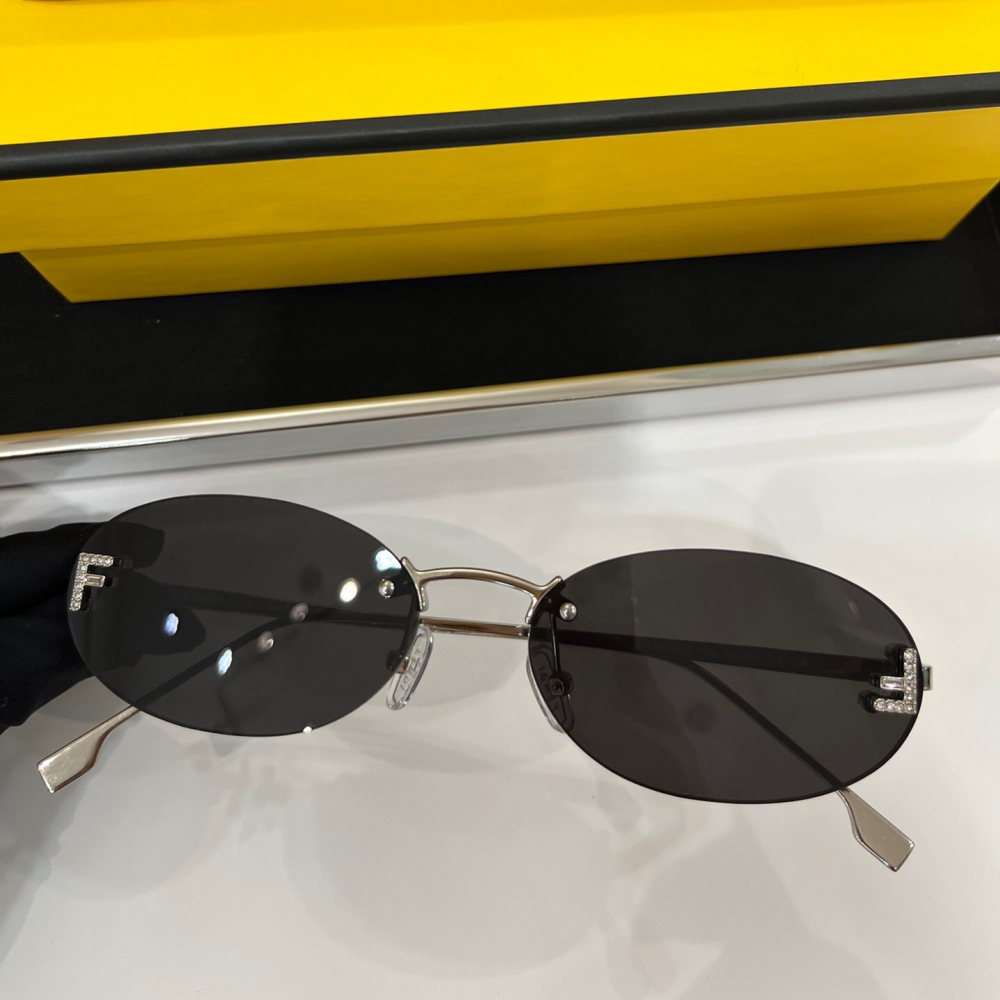 FENDI太陽鏡 芬迪墨鏡 男女通用款墨鏡 歐美復古時尚墨鏡 酷帥辣妹風休閒太陽眼鏡 圓形金屬鏡腿墨鏡 女生墨鏡 男士太-細節圖2