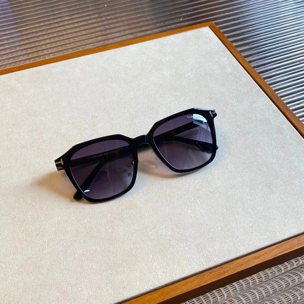TOMFORD墨鏡 湯姆福特太陽鏡 男女同款三色太陽眼鏡 時尚通勤高級感墨鏡 防紫外線墨鏡 黑框大框開車墨鏡-細節圖2