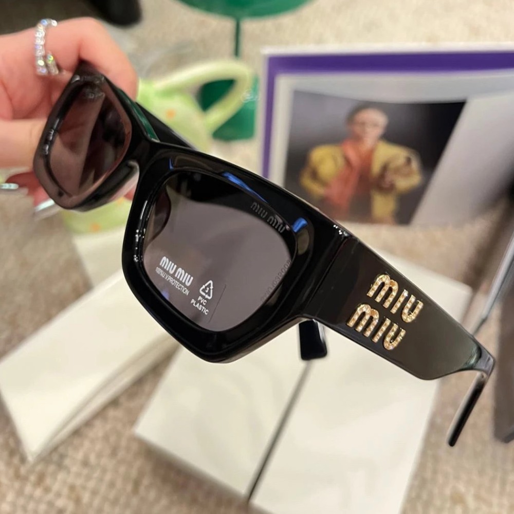 Miu Miu 貓眼墨鏡 獨立字母鑲鑽太陽眼鏡 女生 超級顯臉小的一款 53-22-140-規格圖11