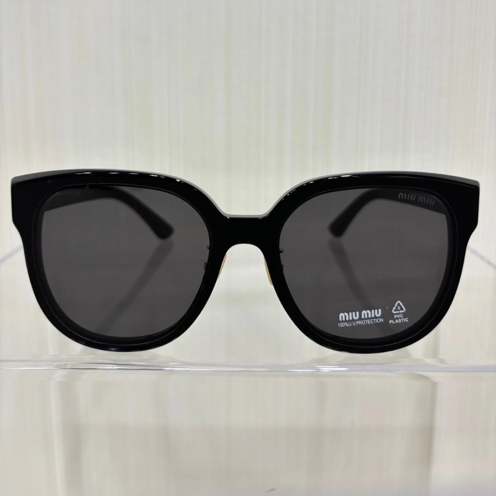 Miu Miu 字母太陽眼鏡 男女明星同款墨鏡 修飾臉型顯臉小 大框鏡片更好防曬 時尚潮流墨鏡 55-20-140-規格圖10