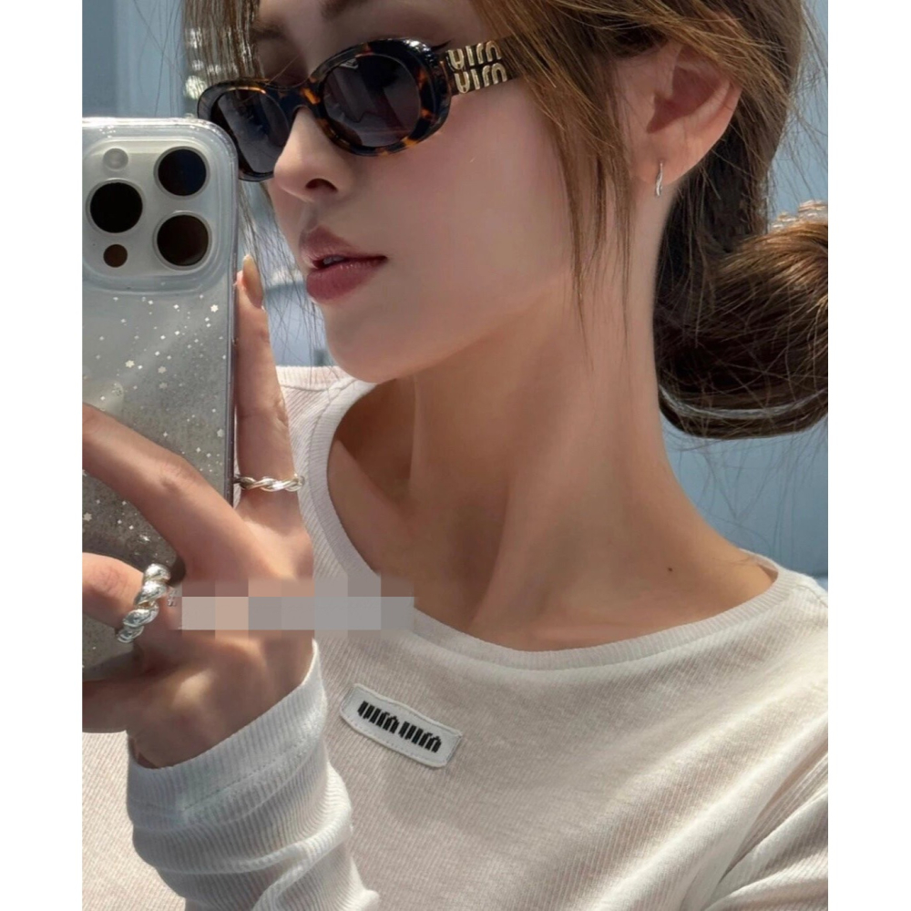 Miu Miu 新款橢圓形太陽眼鏡 很適合日常穿搭外出墨鏡男女明星同款防曬佩戴超舒適側臉高顏值50-20-140-細節圖6