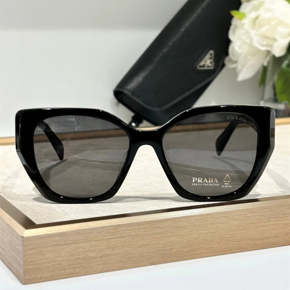PRADA 新款簡約大方框太陽眼鏡 男女同款墨鏡 明星同款太陽眼鏡 55-17-145-規格圖11
