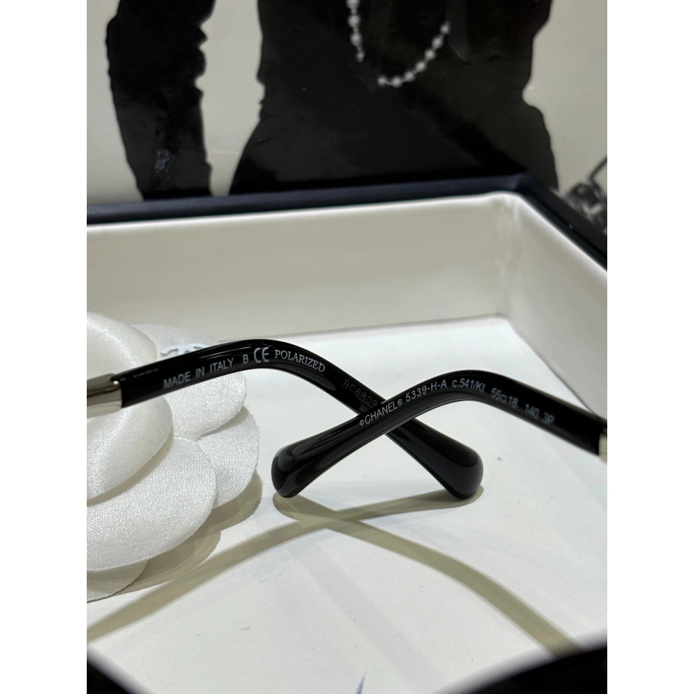 CHANEL經典珍珠裝飾太陽眼鏡 男女明星同款墨鏡 大框好遮陽 顯臉小 配戴舒適-細節圖10