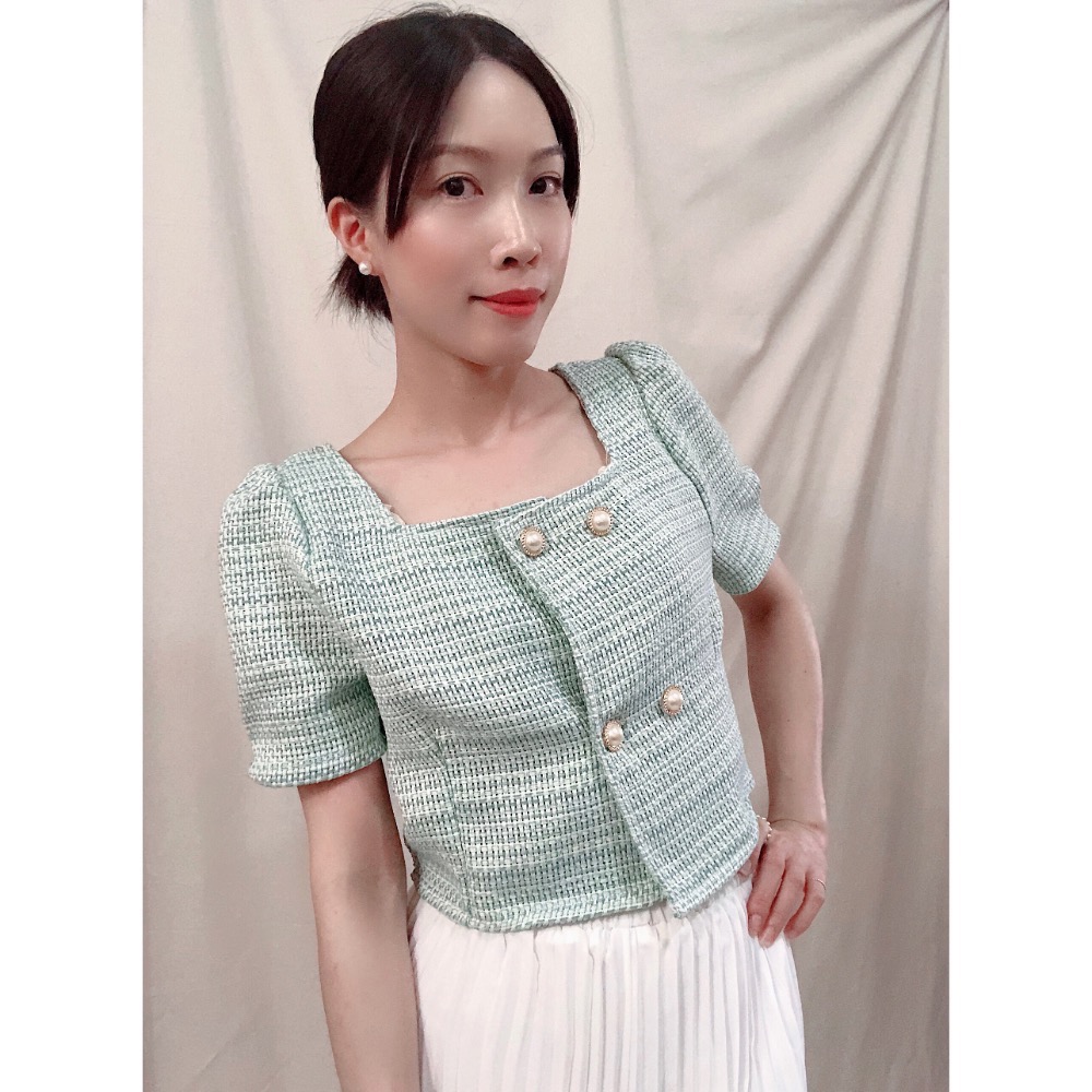 【現貨】珍珠雙排釦短上衣 氣質方領上衣 編織短上衣 短外套 小香風 珍珠上衣 珍珠外套 韓國 泡泡袖 露肚 露腰上衣-細節圖5