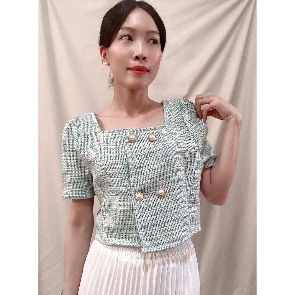【現貨】珍珠雙排釦短上衣 氣質方領上衣 編織短上衣 短外套 小香風 珍珠上衣 珍珠外套 韓國 泡泡袖 露肚 露腰上衣-細節圖6