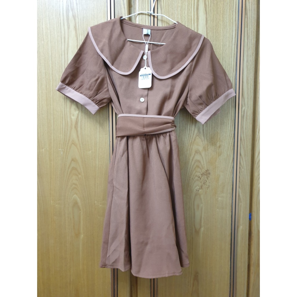 現貨 全新 viva king 滾邊造型領短洋 短袖洋裝 粉紅色x咖啡色 日常穿搭 上班 正式場合都適合-細節圖6