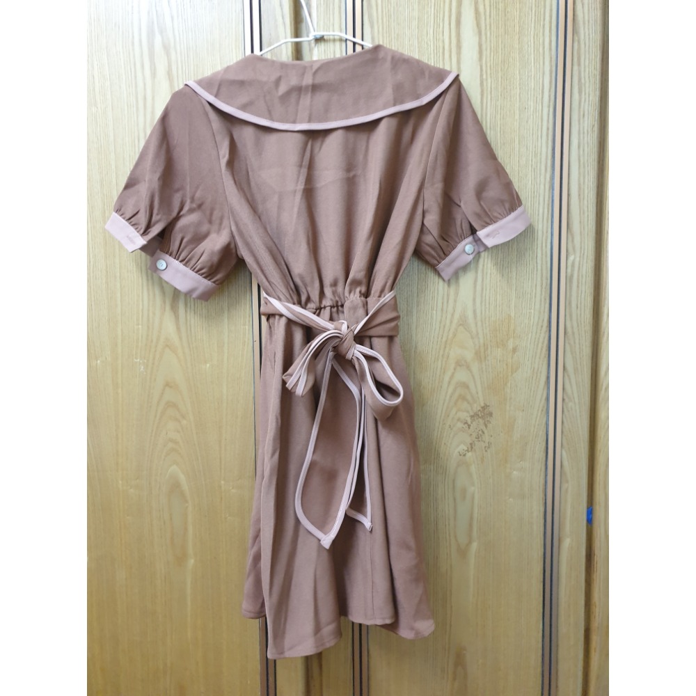 現貨 全新 viva king 滾邊造型領短洋 短袖洋裝 粉紅色x咖啡色 日常穿搭 上班 正式場合都適合-細節圖7