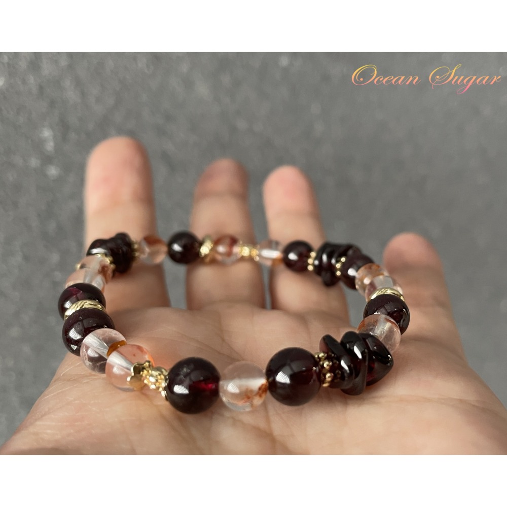 Ocean Sugar 天然水晶 設計手錬 紅石榴石 隨形 彩膠花-細節圖3