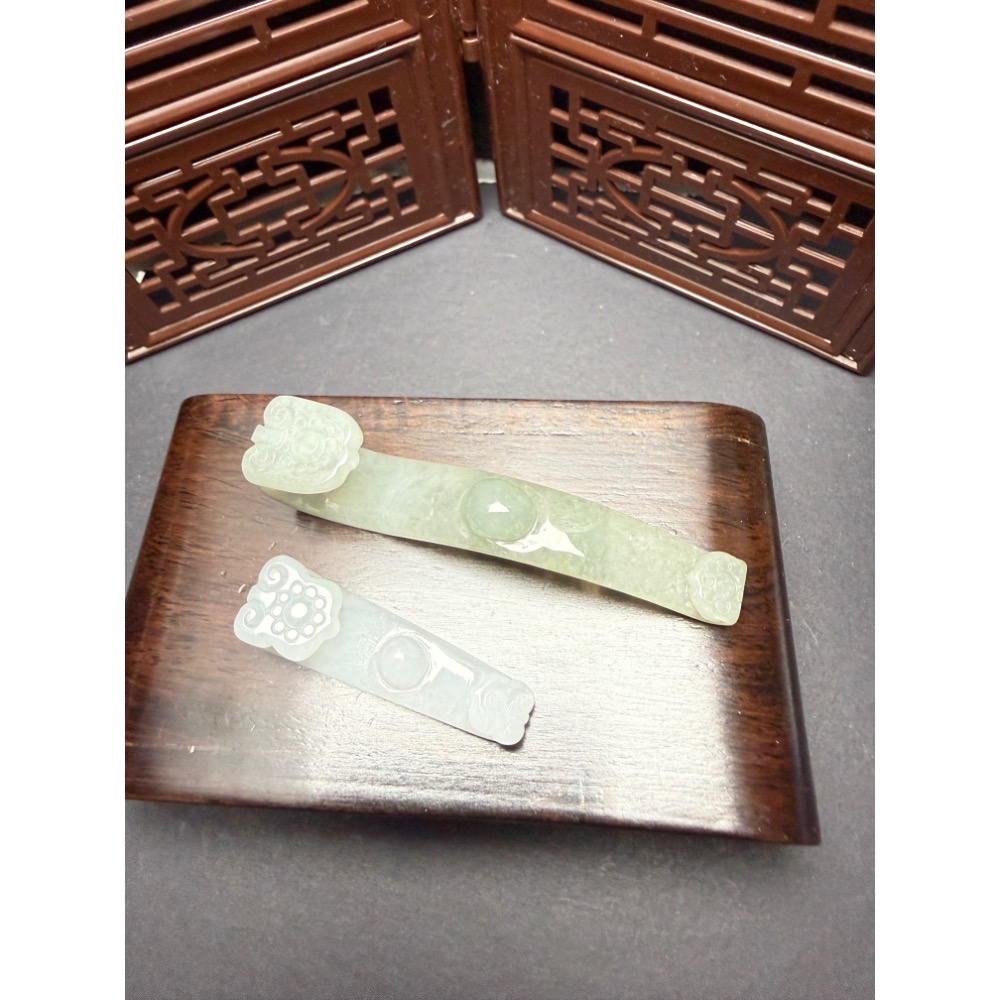 【玄沁｜初次相玉】宿雙飛｜天然翡翠冰潤如意玉橫（大小款分售）-細節圖2