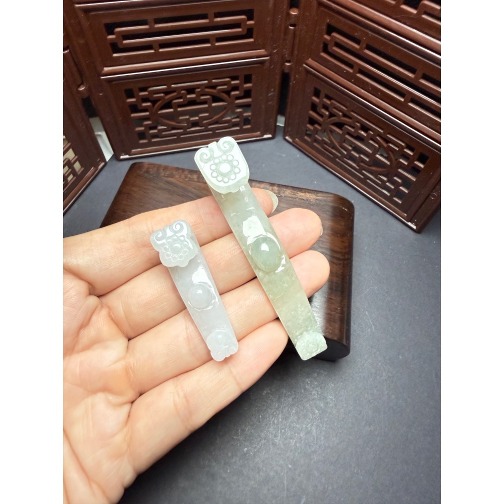 【玄沁｜初次相玉】宿雙飛｜天然翡翠冰潤如意玉橫（大小款分售）-細節圖3