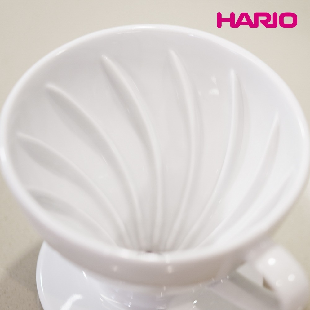 【HARIO】W60磁石濾杯豪華組(濾杯+V60雲朵02玻璃分享壺600ml+matrix V型濾紙02白色100入)-細節圖8