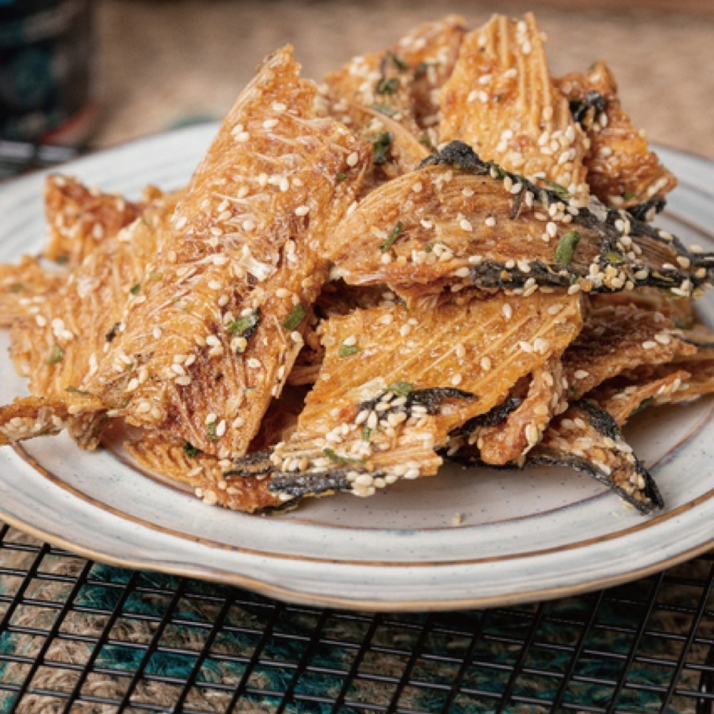 【粉紅吃手手】蜜汁鰻魚骨酥-細節圖2