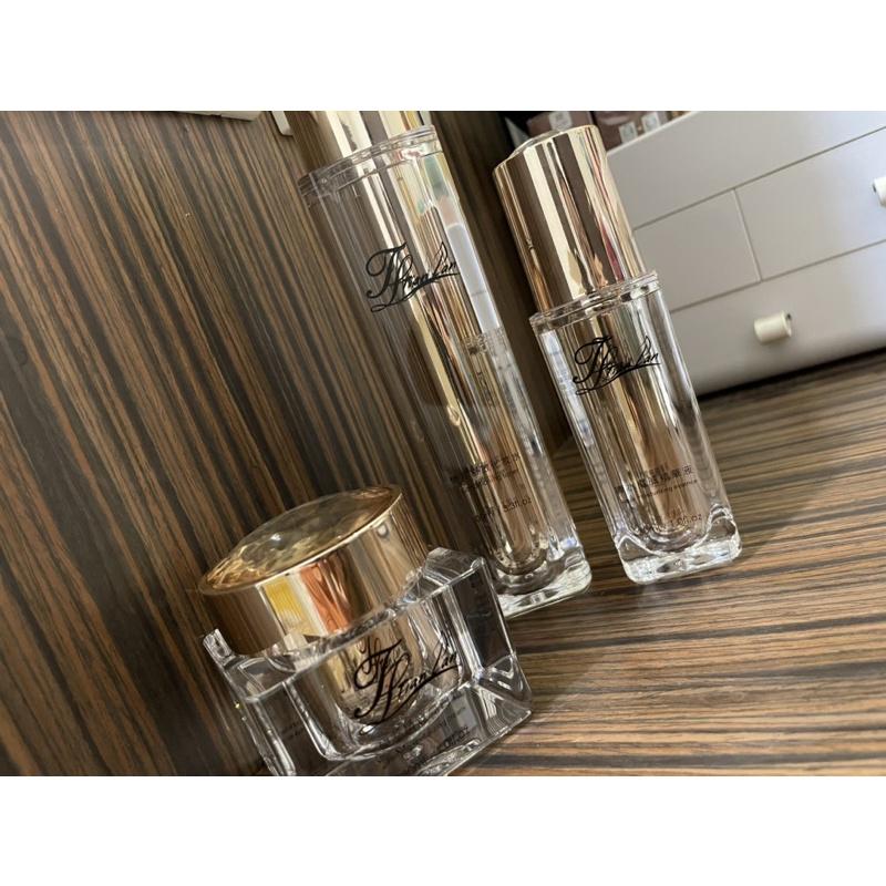 極萃精質亮白霜30ml 原價2280透亮保濕淡化黑色素-細節圖3