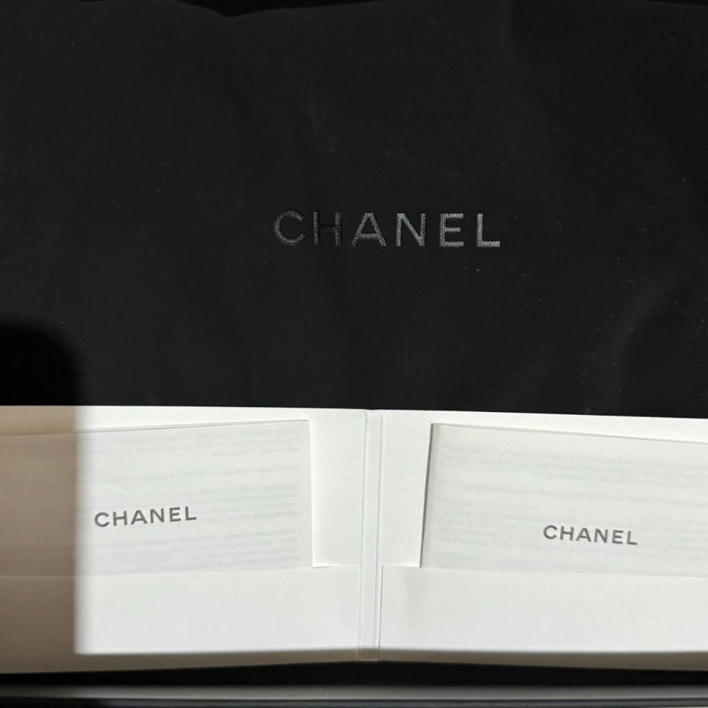 九成新 二手 正貨 正品 香奈兒 小香 CHANEL 經典口蓋長夾 銀釦  歐洲購入 牛皮 錢包 皮夾-細節圖7