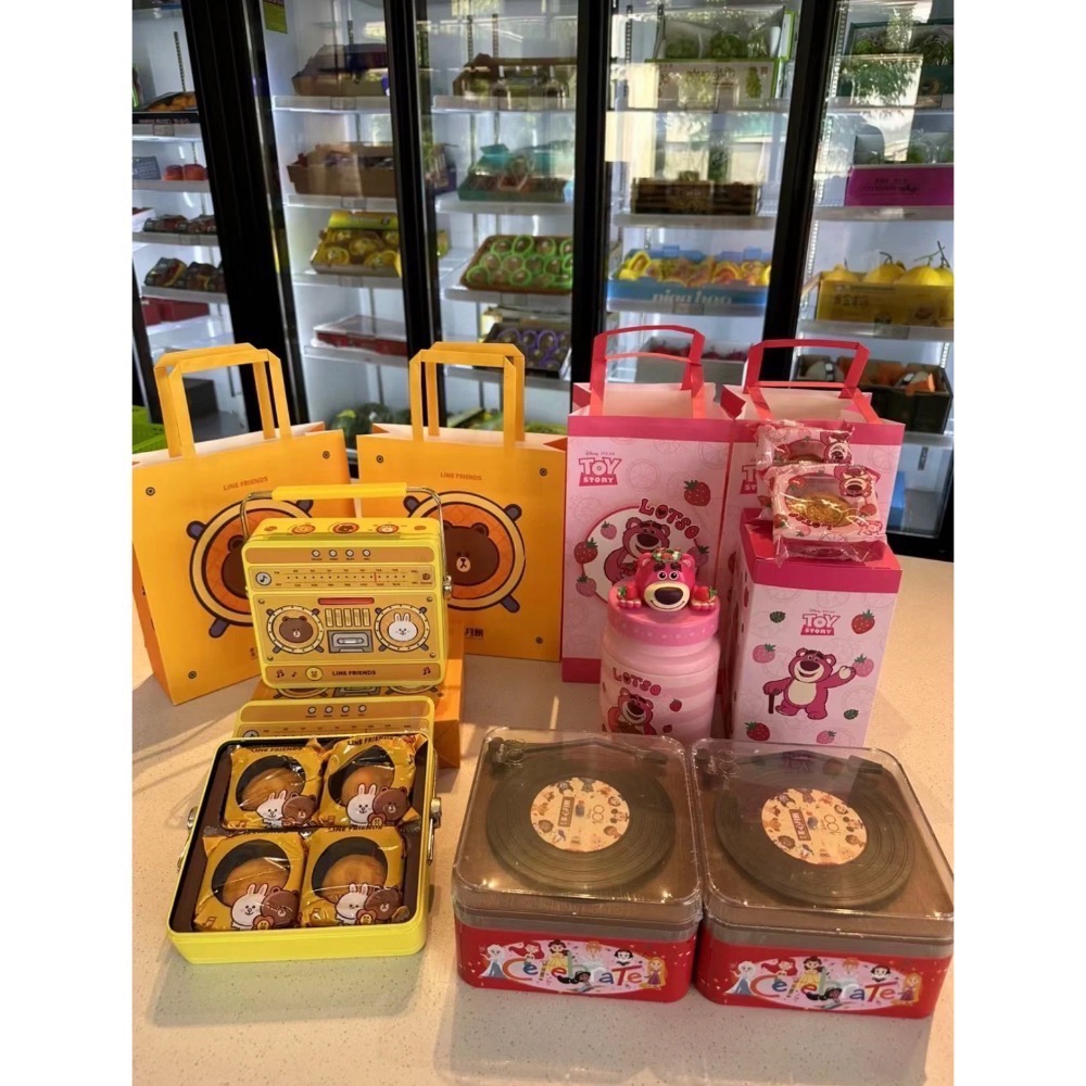 現貨🇭🇰2023香港美心熊抱哥月餅禮盒 Lotso 草莓熊 美心月餅 熊抱哥 中秋節禮盒 中秋月餅 迪士尼月餅-細節圖4