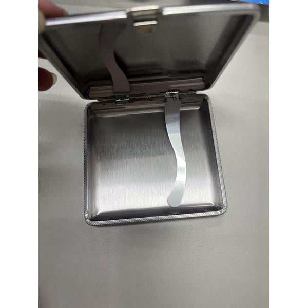 現貨 短支隨身煙盒 皮製 20支裝 不銹鋼壓片 菸盒 雙面裝菸 按鈕開合 煙盒 香煙盒 皮革金屬菸盒-細節圖2