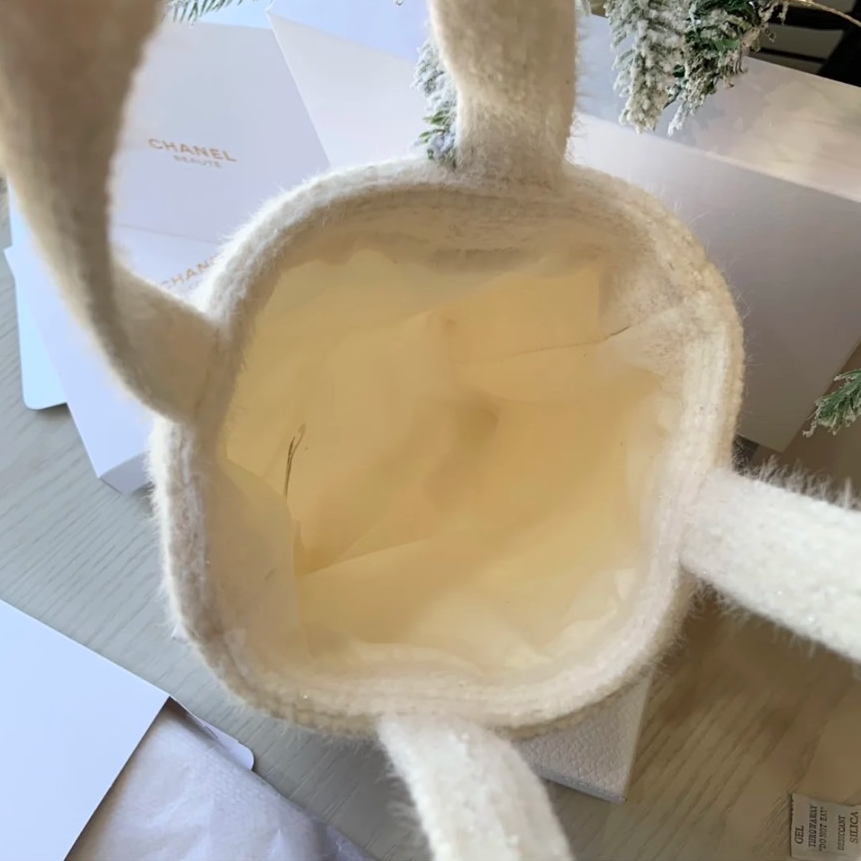 CHANEL 香奈兒 2024冬季限定 N°5奇幻雪白手提袋-細節圖5