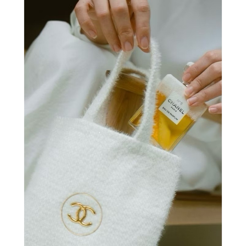 CHANEL 香奈兒 2024冬季限定 N°5奇幻雪白手提袋-細節圖10