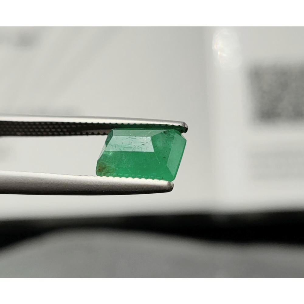 50年老店 尚比亞祖母綠emerald1.37克拉長方形裸石 浸油微處理附證 半透火光閃爍 五月誕生石 特價4900-細節圖4