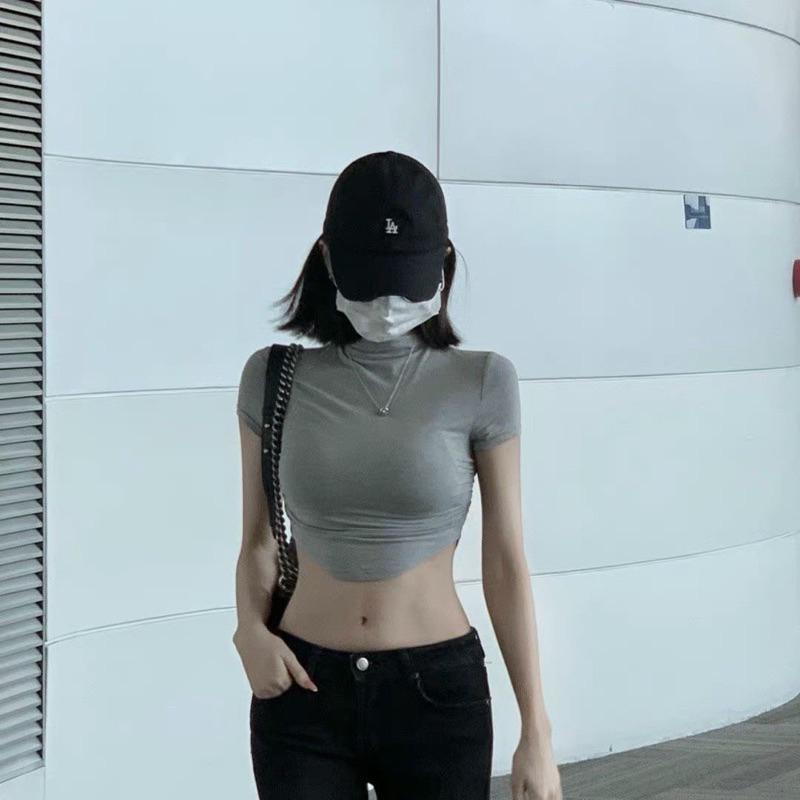 【仙女試衣間】現+預🖤機智的戀愛呂珊同款✨「簡約純色小高領」修身顯瘦「設計感短袖上衣T恤」-細節圖3