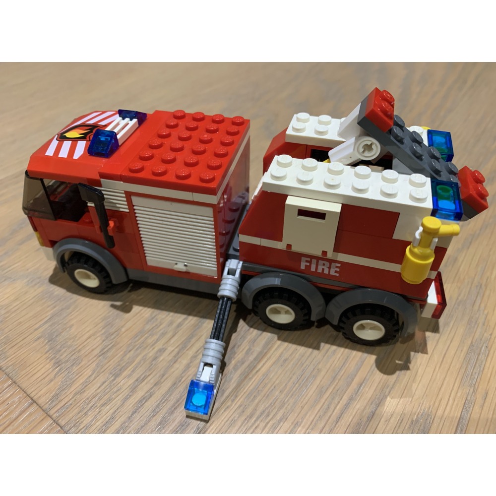 二手 樂高 LEGO 消防 消防車 消防員 消防局 7239 經典-細節圖2
