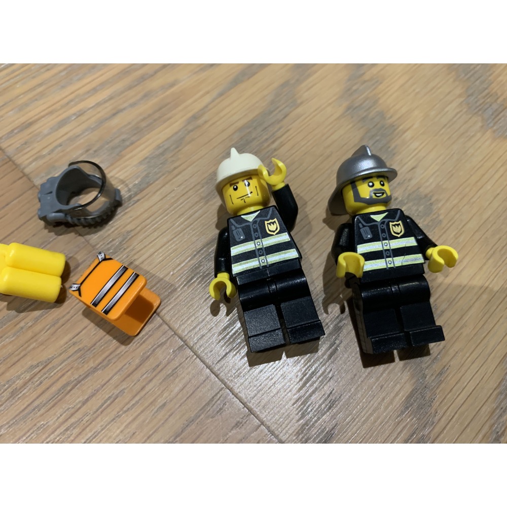 二手 樂高 LEGO 消防 消防車 消防員 消防局 7239 經典-細節圖5