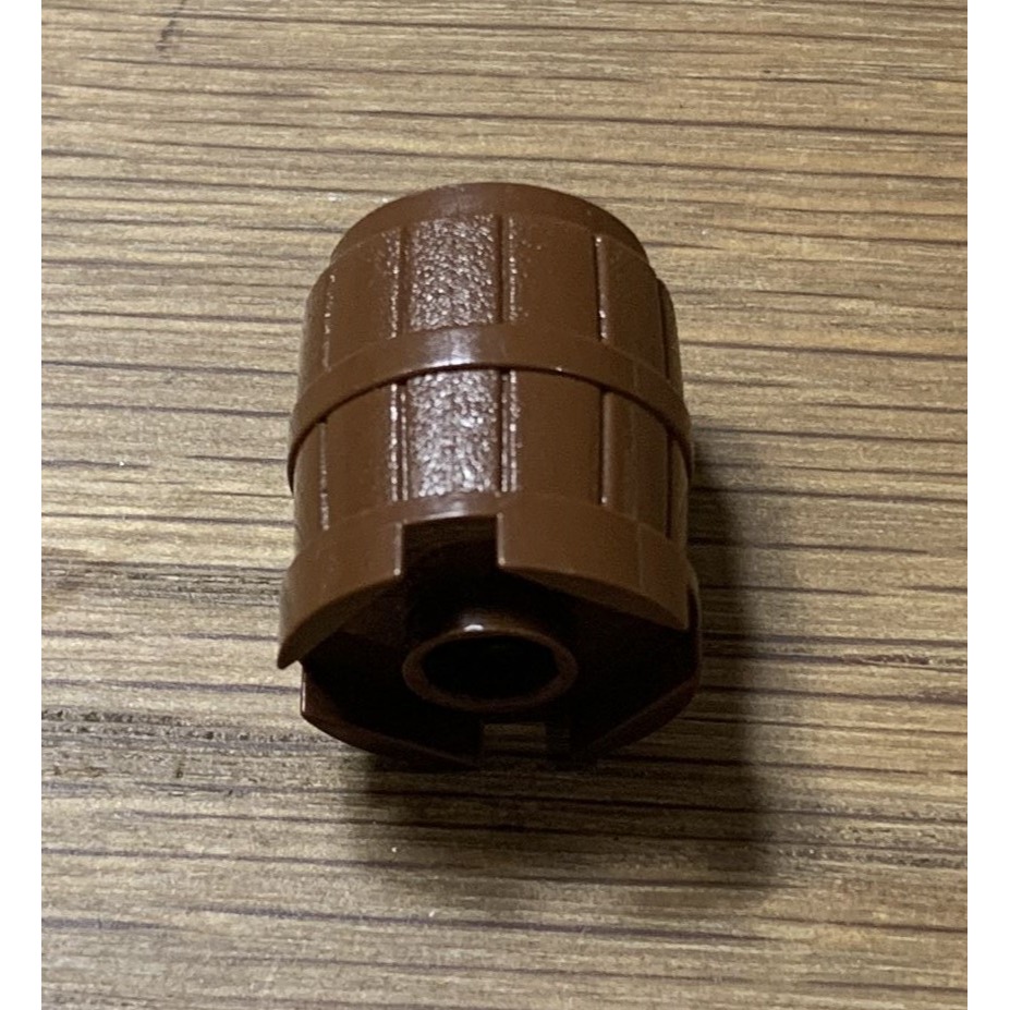 深咖啡色 圓形 桶子