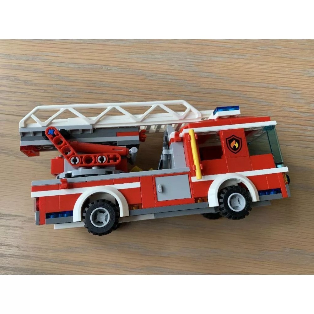 二手 樂高 LEGO 城市 60107 消防 消防車 消防隊 消防局 稀少-細節圖2