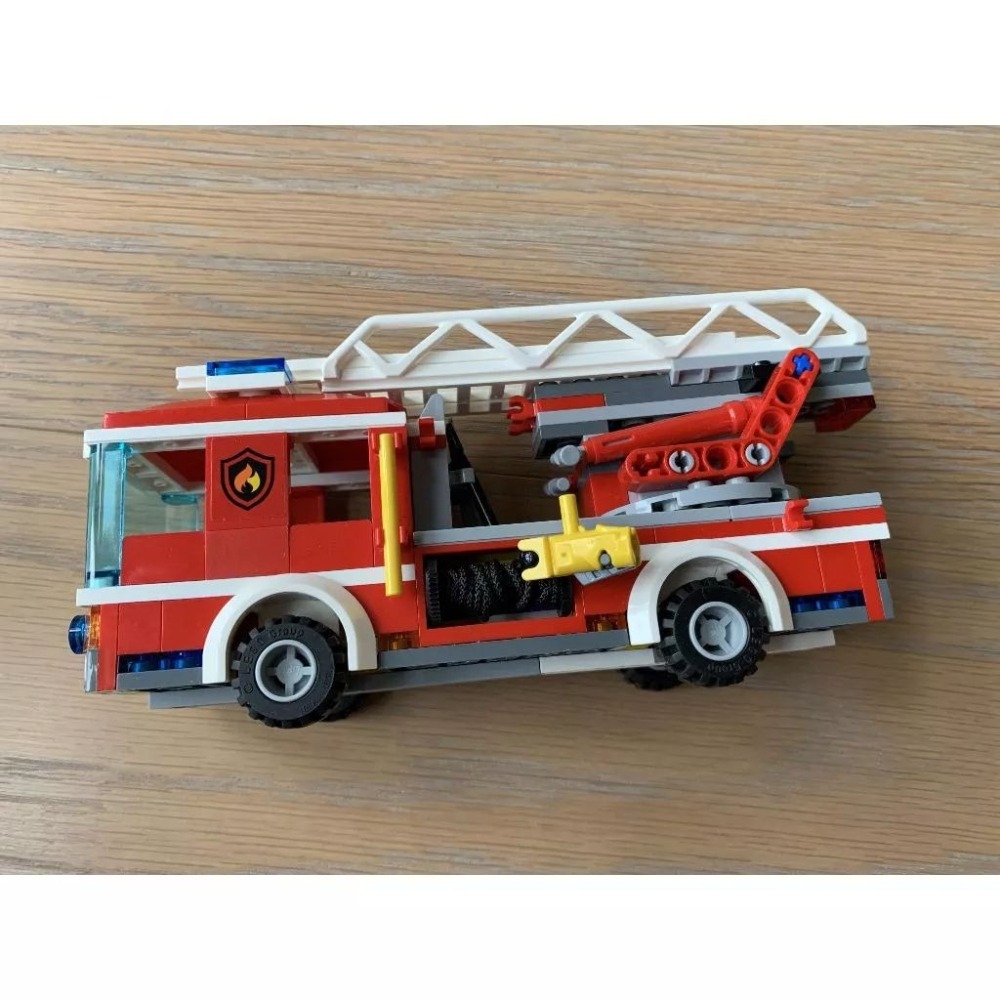 二手 樂高 LEGO 城市 60107 消防 消防車 消防隊 消防局 稀少-細節圖6