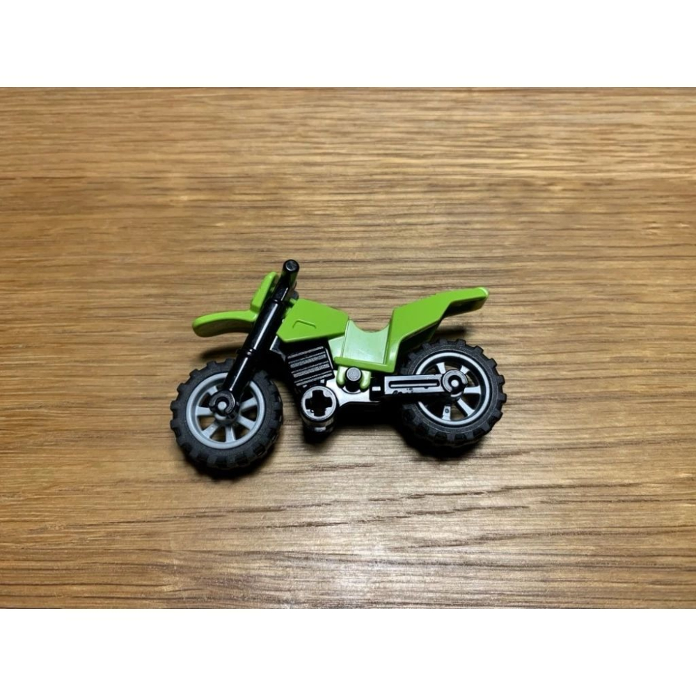 二手 樂高 LEGO 綠色 機車-細節圖2