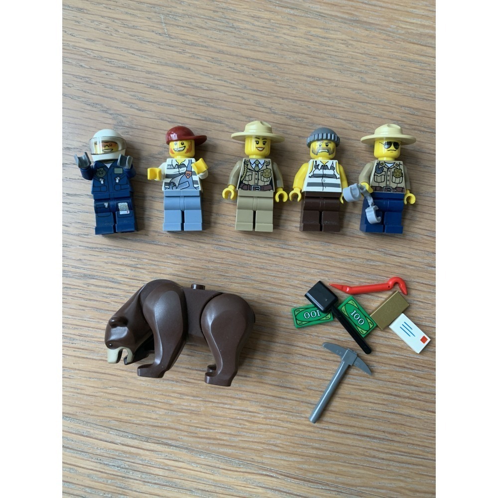 二手 樂高 LEGO 城市 4440 警察 森林警察局-細節圖2