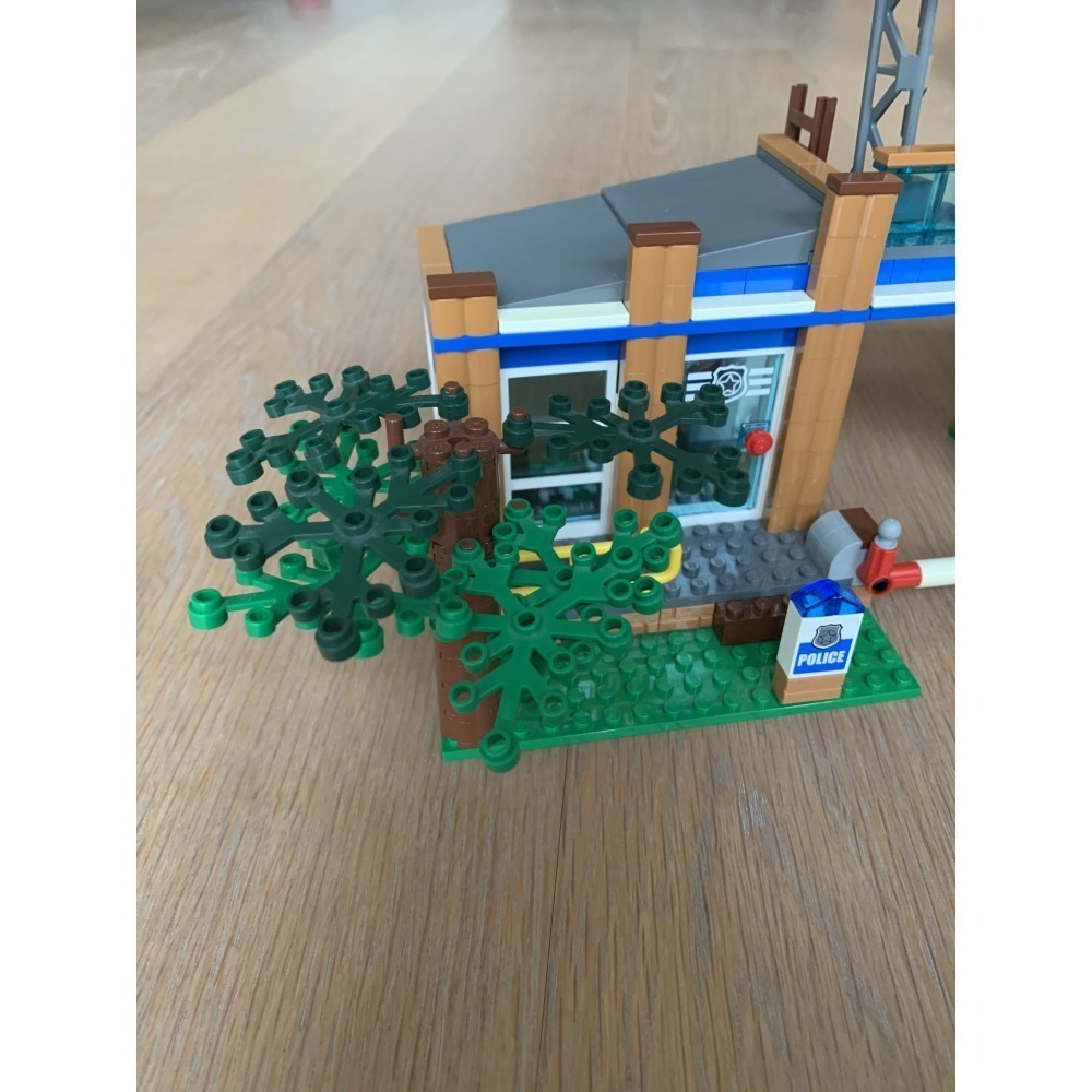 二手 樂高 LEGO 城市 4440 警察 森林警察局-細節圖7