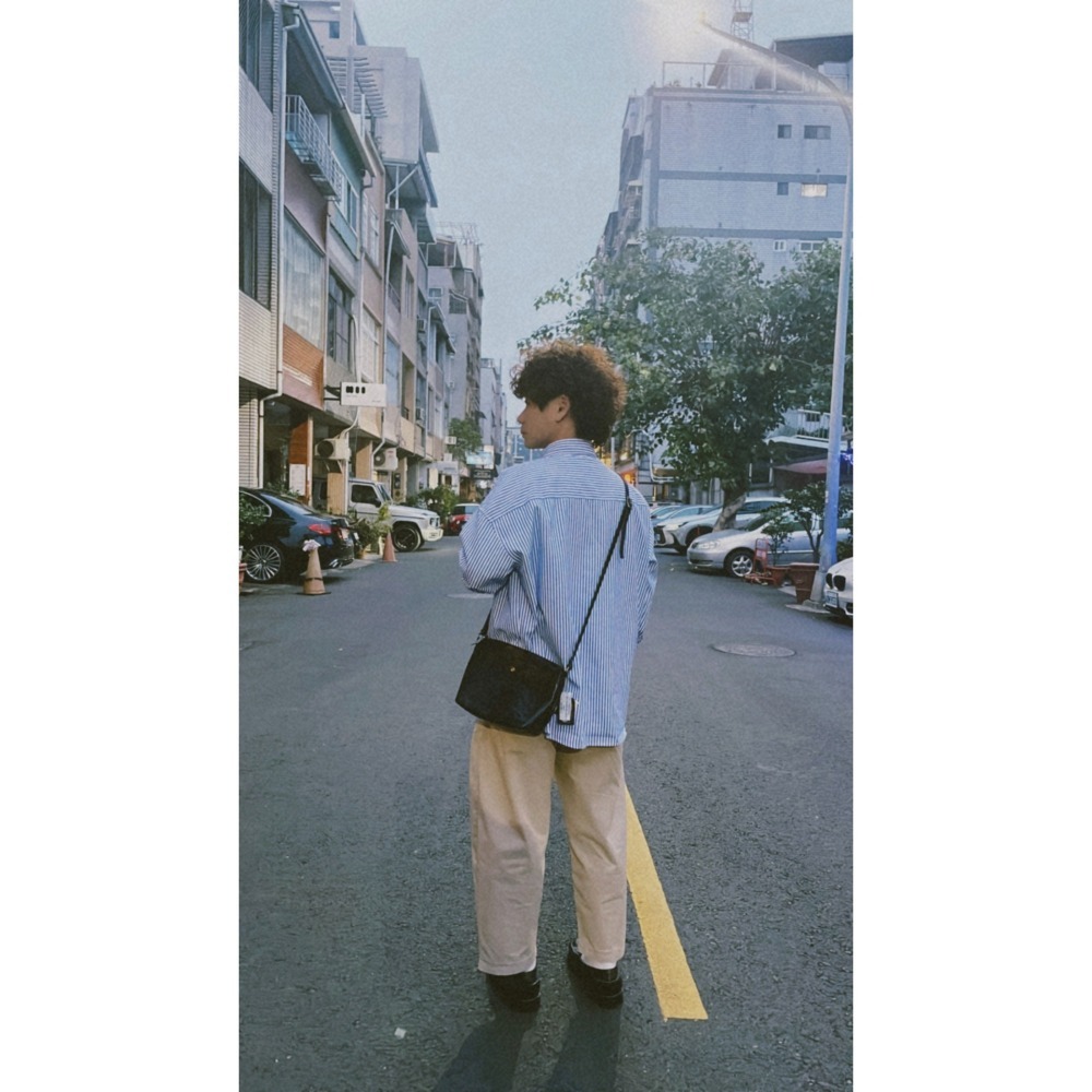 《全新現貨正品》Lien日本製 皮革迷你肩背包(男女適用) コルド　ミニショルダー-細節圖3